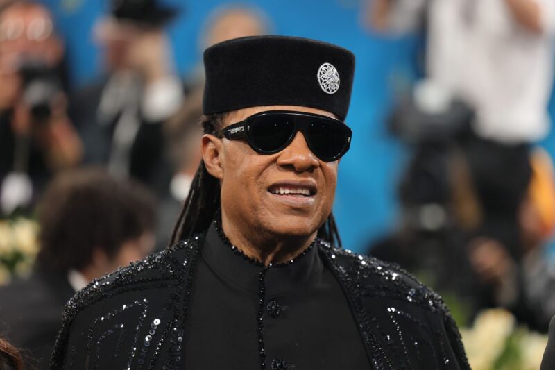 Stevie Wonder addresses conspiracy theories about whether or not he can actually see