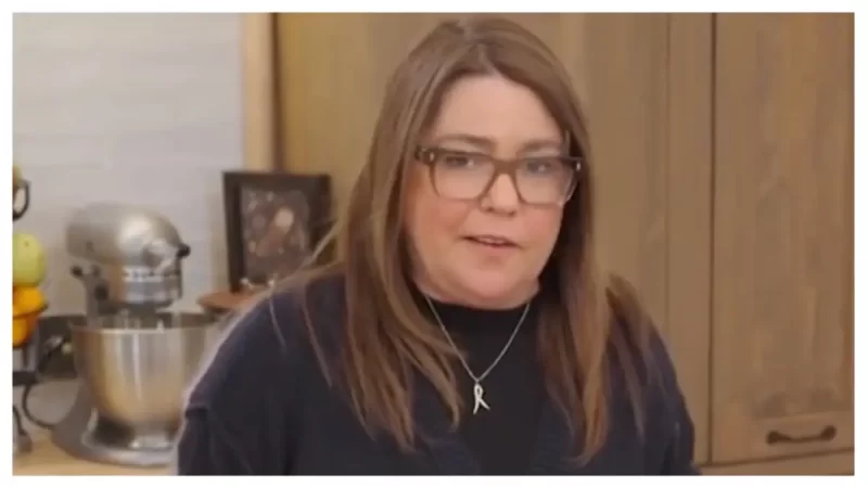 ‘Needs to be Hospitalized Immediately’: Rachael Ray Continues ‘Bizarre Behavior,’ Leading Fans to Believe ‘She’s Not Well’