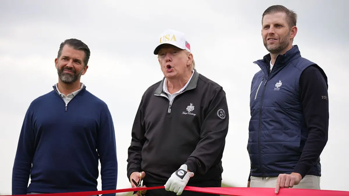 ‘It’s Totally Not Normal’: Trump ‘Shamelessly’ Brags About Donating Salary to ‘Help’ White House As New Report Reveals Massive Fortune He Quietly Built for His Family While In Office