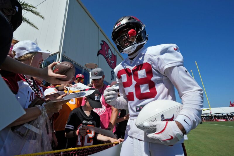 Shilo Sanders waived by the Buccaneers, AP source says