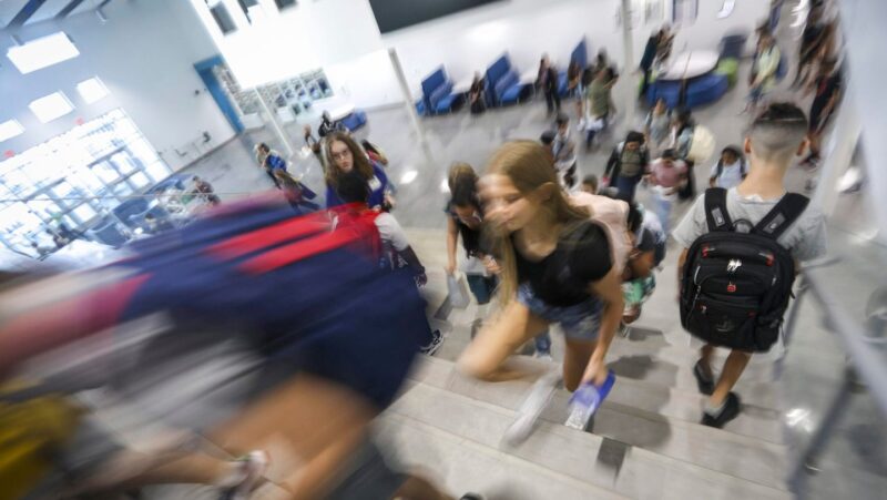 How to get kids back on a sleep schedule for the school year