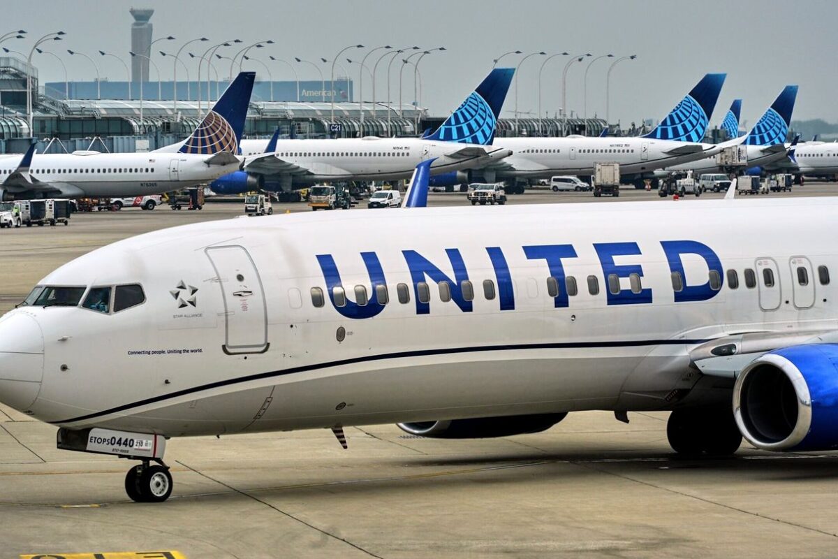 United Airlines tech issue that impacted more than 1,000 flights resolved, residual delays expected