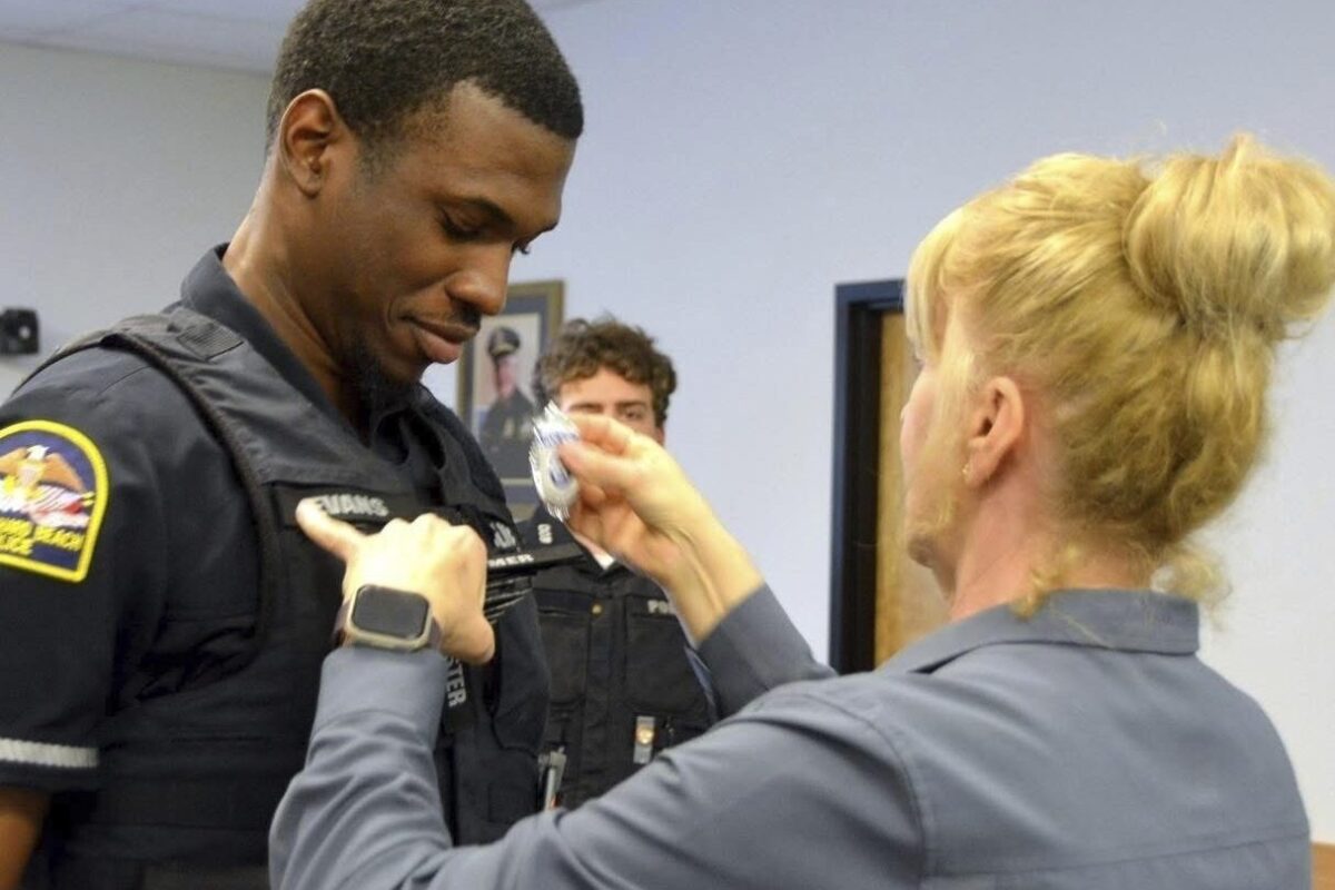 Maine police officer arrested by ICE agrees to voluntarily leave the country