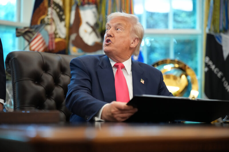 ‘Shouldn’t Even Try Big Words’: Trump Viciously Mocked for Mid-Word Gibberish in Resurfaced Clip That Has Internet Asking If He’s Illiterate