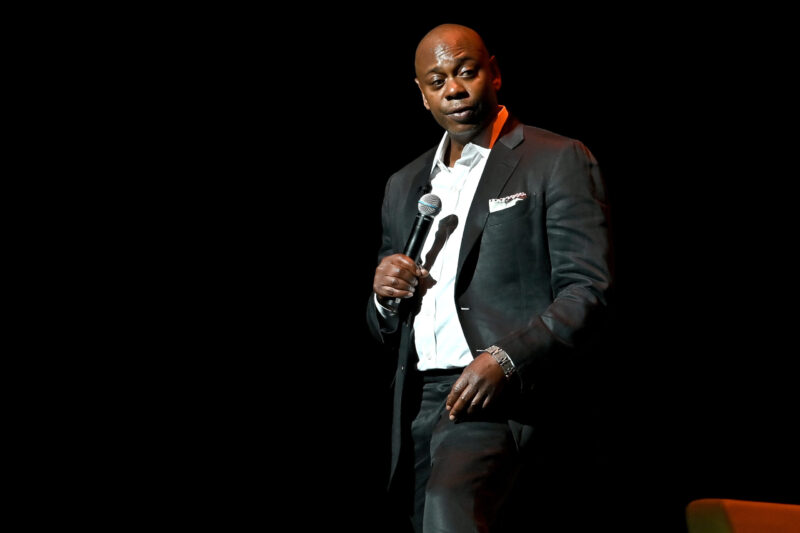 ‘That Ain’t Your Wife!’: Dave Chappelle’s Family Throwback Photo Sparks Confusion as Fans Realize They’ve Never Actually Seen Them Together