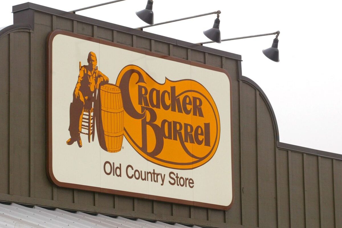 Cracker Barrel changes logo by removing ‘the man’ and barrel from its sign: ‘Nobody asked for this’ 