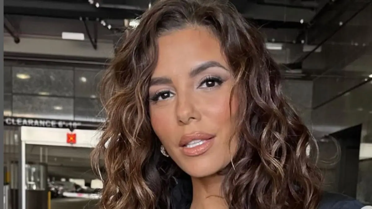 ‘She Obviously Has Implants’: Eva Longoria Heats Up the Internet with Bikini Pics That Have Fans Zooming In