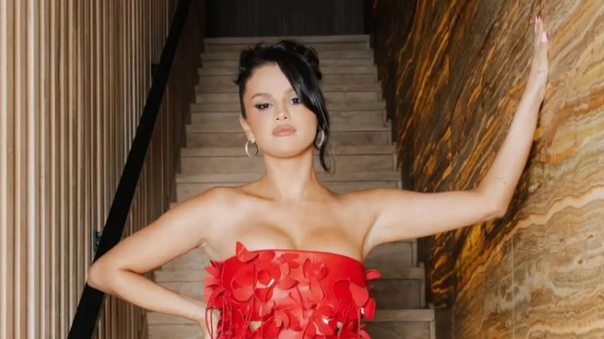 ‘She Still Has Fillers’: Selena Gomez’s Pink Lingerie Look Takes Back Seat as Critics Zoom In on Her Face