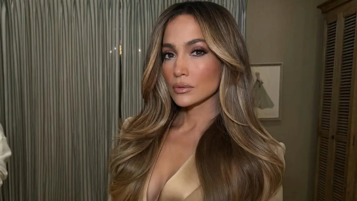 ‘Am I the Only One That Sees It’: Jennifer Lopez’s Casual Bike Photo Backfires After Fans Zoom In on the Seat