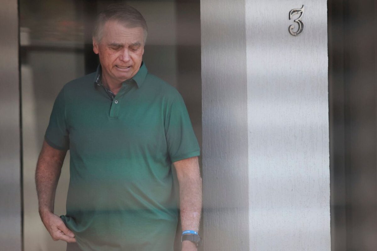 Brazilian Supreme Court panel sentences Bolsonaro to more than 27 years in prison for coup attempt