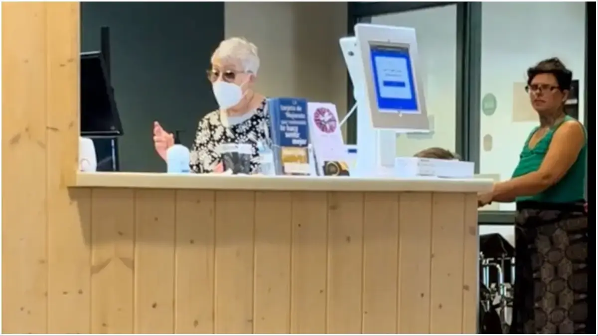 ‘That’s a Finishing Move’: Belligerent Woman Spazzes Out in Clinic and Gets More Than What She Bargianed for