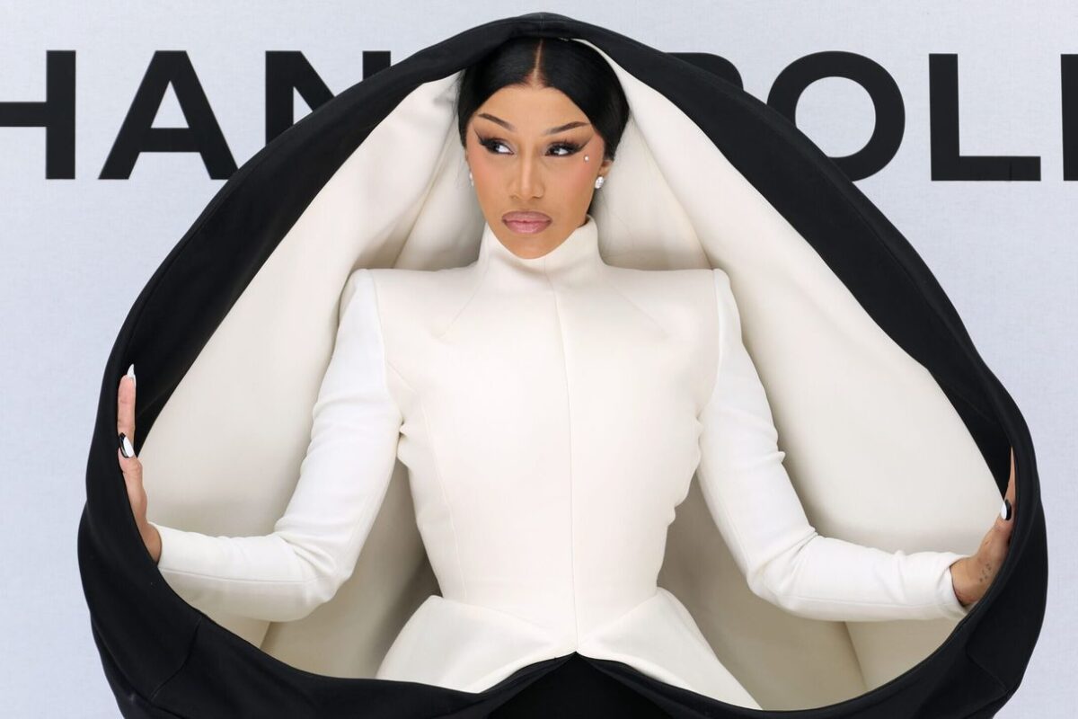 Cardi B claps back after disrespectful question about pregnancy rumors during court exit