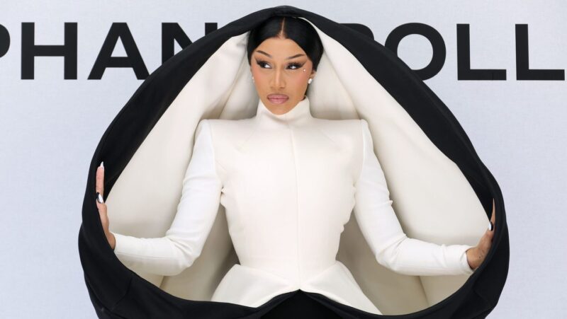Cardi B claps back after disrespectful question about pregnancy rumors during court exit