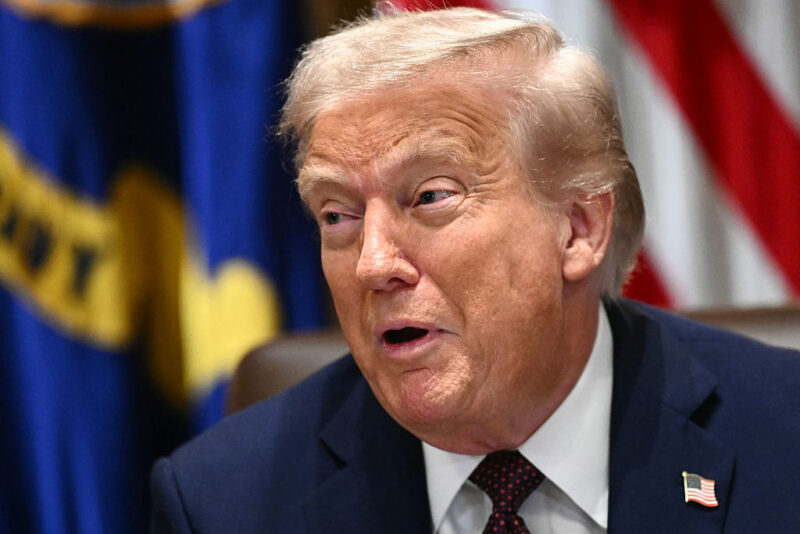 ‘You Think He Can Count That High?’: Trump’s Awkward Church Photo Comes Back to Haunt Him, Exposing the One Insecurity He Can’t Shake