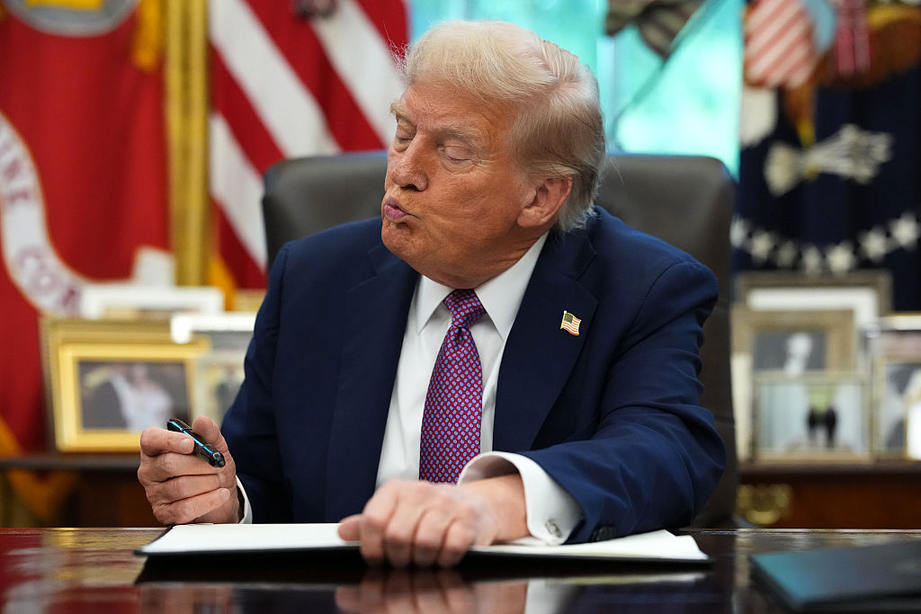 ‘No loss’: Trump Puts Private Family Keepsake Out for the Whole World to See, Thinking It Would Impress, But Fans Instantly Turned It Into a Punchline