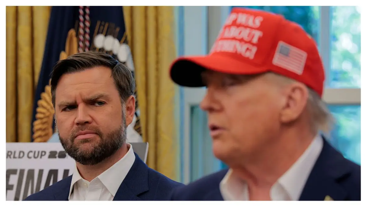 ‘How Can Trump Trust Him?’: JD Vance’s Nauseating Praise of Oval Decor Backfires—Throwback Clip Outs His Plot to Replace Trump as Health Scare Builds