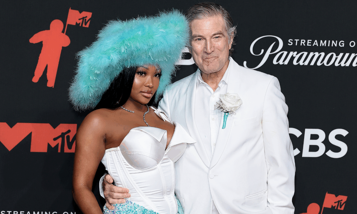 Summer Walker’s 2025 VMA date has some social media users cheering for a  ‘sugar baby era’