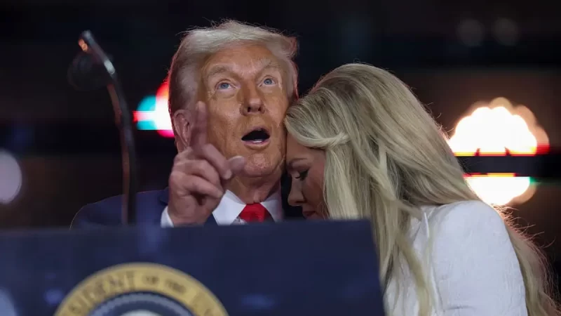 ‘What’s Going On?’: Melania Absent as Trump Showers Kirk’s Widow with Tender Kisses at Memorial, Leaving Viewers Stunned by the Contrast with His Wife