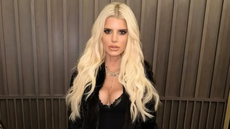 ‘I Had No Idea Who She Was’: Jessica Simpson’s VMAs Return Was Supposed to Be Glamorous, But Her Unrecognizable Look Stole the Spotlight