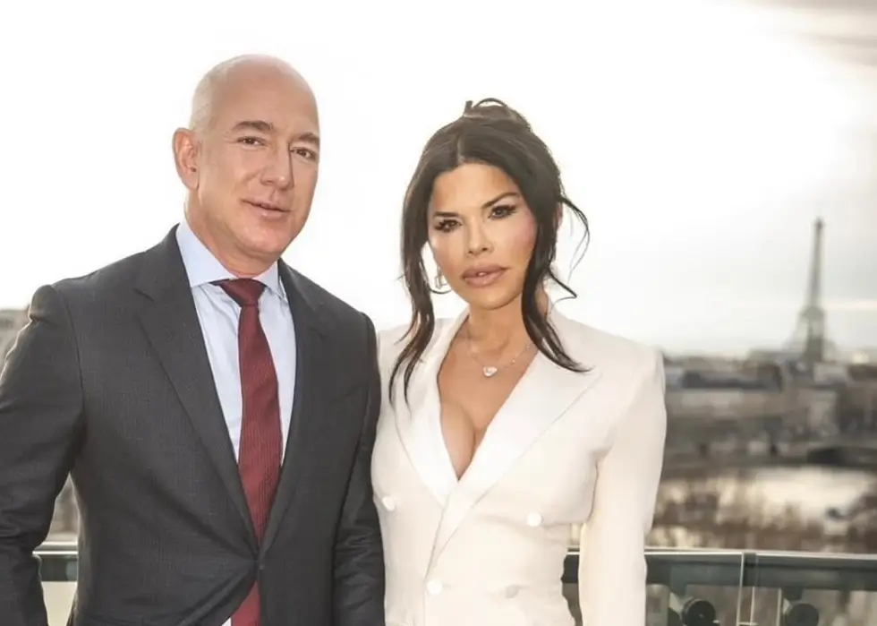 ‘She Has a Nightdress on’: Lauren Sánchez’s Look at NYFW with Jeff Bezos Has Fans Wondering If She Forgot Something