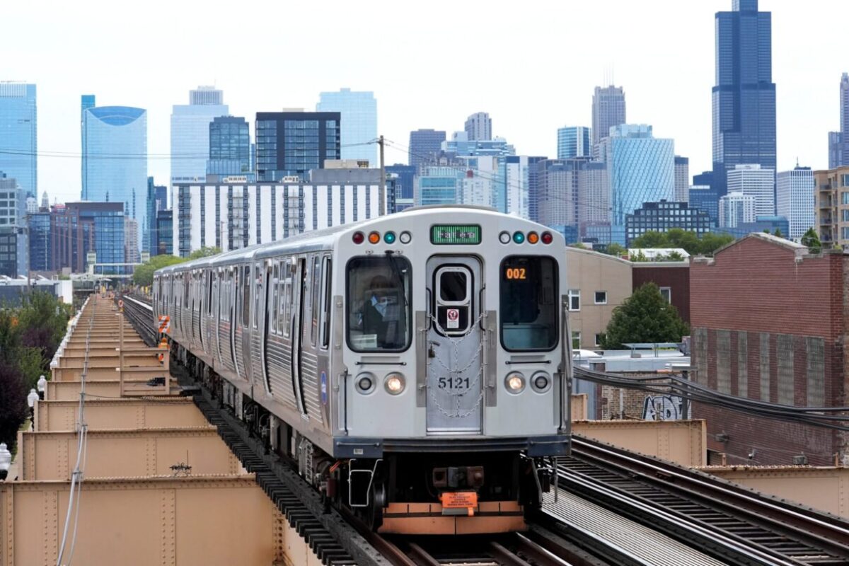 Trump pauses $2.1B for Chicago infrastructure projects, leveraging shutdown to pressure Democrats