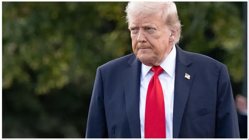 ‘So Much for the Glowing Health Report’: Trump Fumbles Through Simple Task as His Aide Steps In to Save the Moment, Viewers Can’t Stop Replaying It