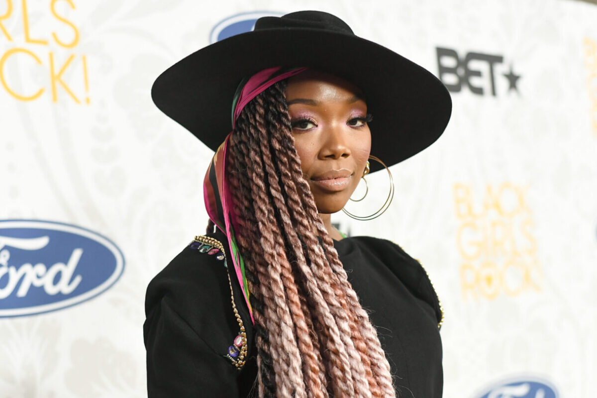 Fans rally around Brandy after critics question her abrupt Chicago tour exit
