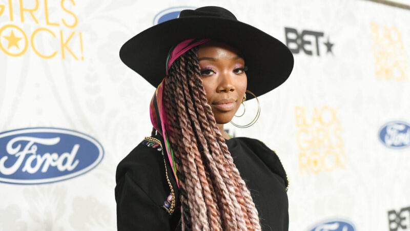 Fans rally around Brandy after critics question her abrupt Chicago tour exit
