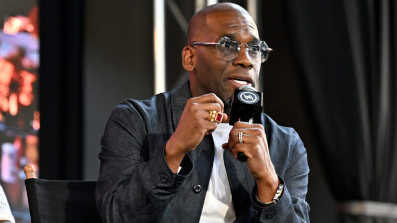 Pastor Jamal Bryant swaps tithes for food donations amid SNAP cuts and job losses