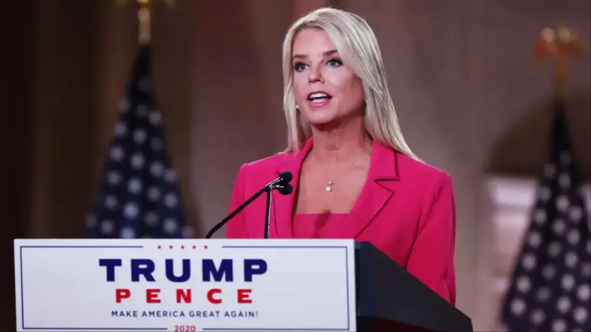 ‘Is She Wearing a Bathrobe?’: Pam Bondi’s Bizarre Outfit at Press Conference Has Fans Zooming In and Asking What Was She Thinking