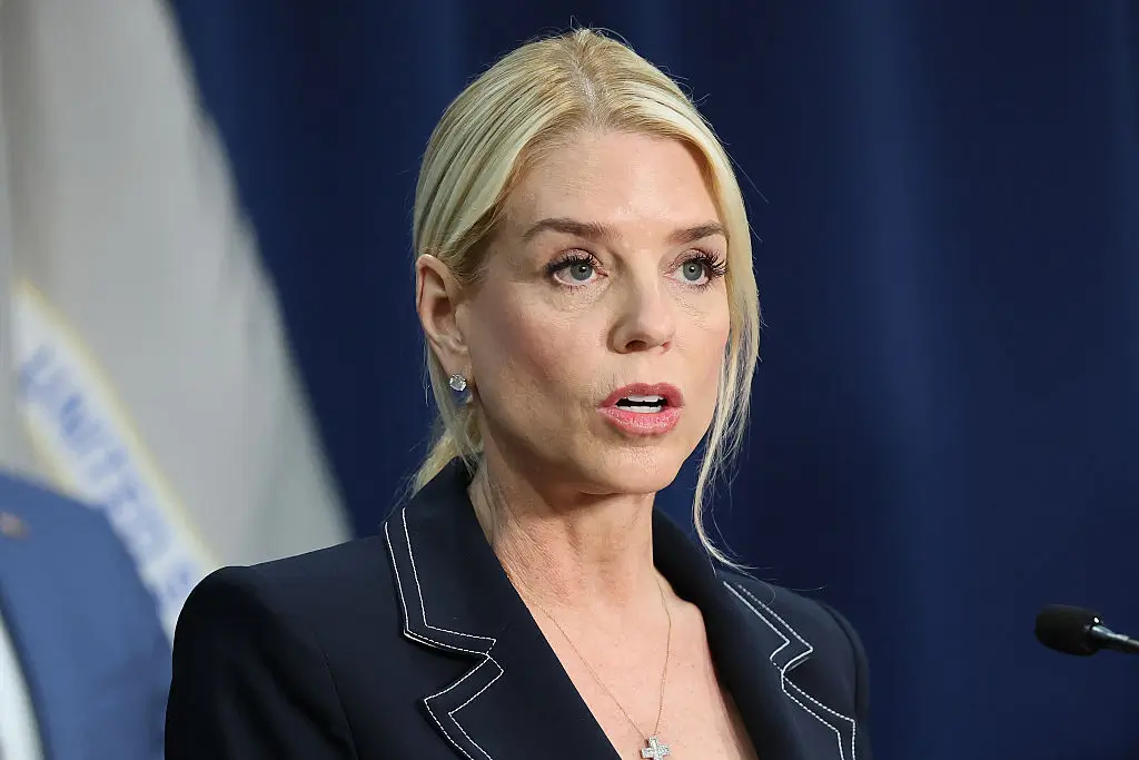 ‘That’s Embarrassing’: Pam Bondi Caught with Her Pants Down When Photographer Captured Her Pasted-and-Glued Notes, But What Was In Them Was Even Worse