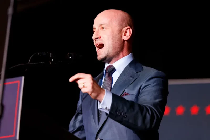 ‘There’s a Glitch’: Stephen Miller Makes Alarming Claim About Trump’s Power on Live TV Then Freezes After Realizing What He Said Out Loud