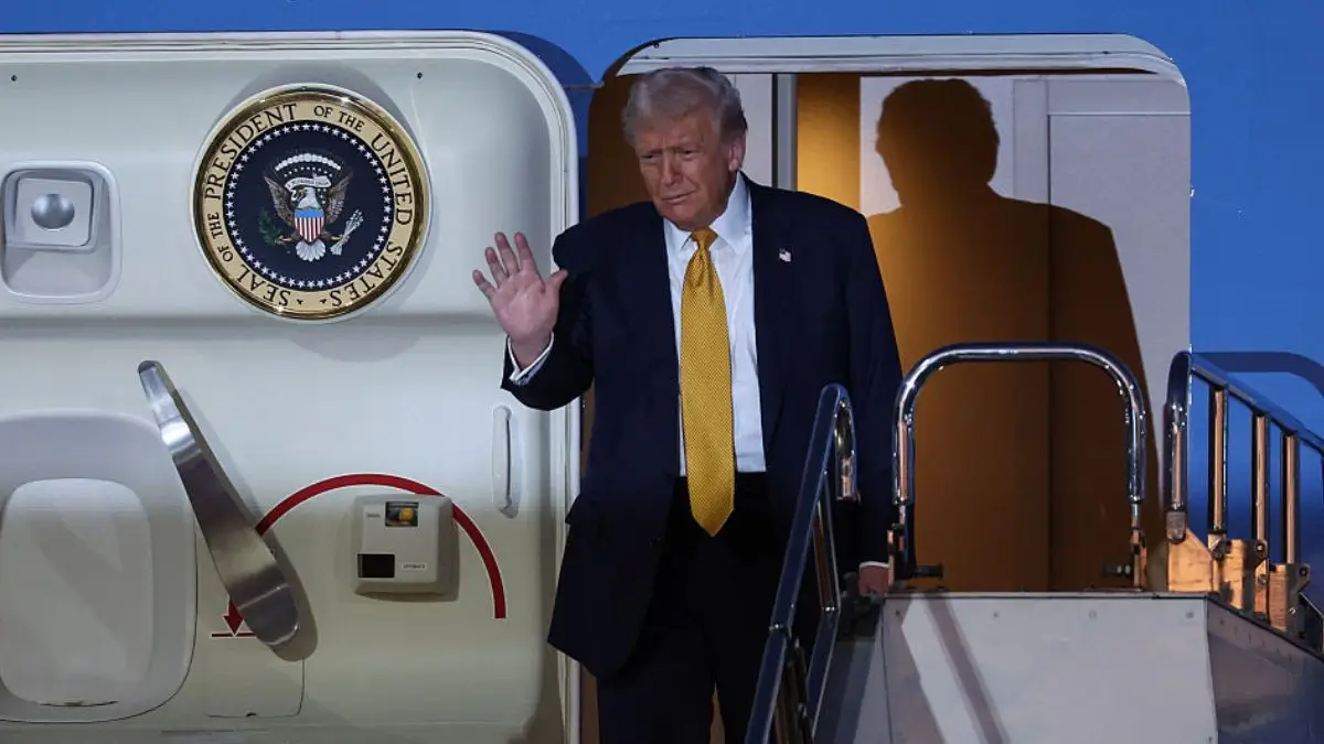 ‘His Right Side Is Toast’: Trump’s Strange ‘Walk’ Has Viewers Wondering If His Doctor Was Being Honest