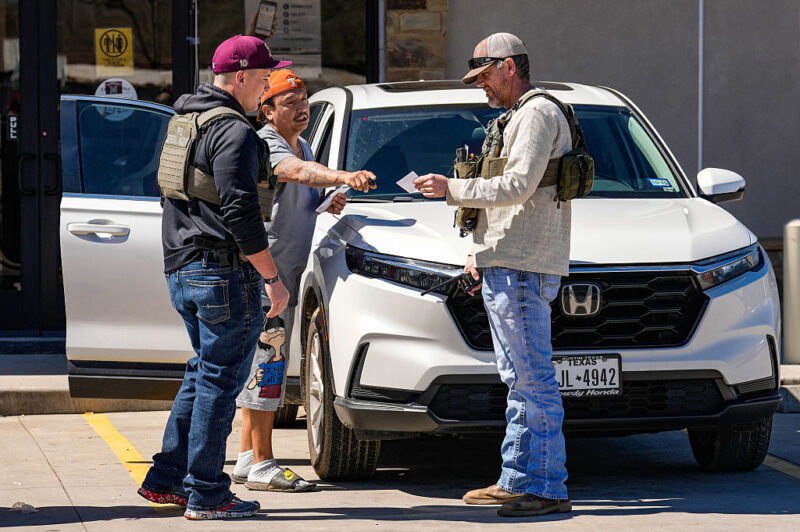 ICYMI: US-Born Houston Teen, Father Beaten By ICE During Traffic Stop 