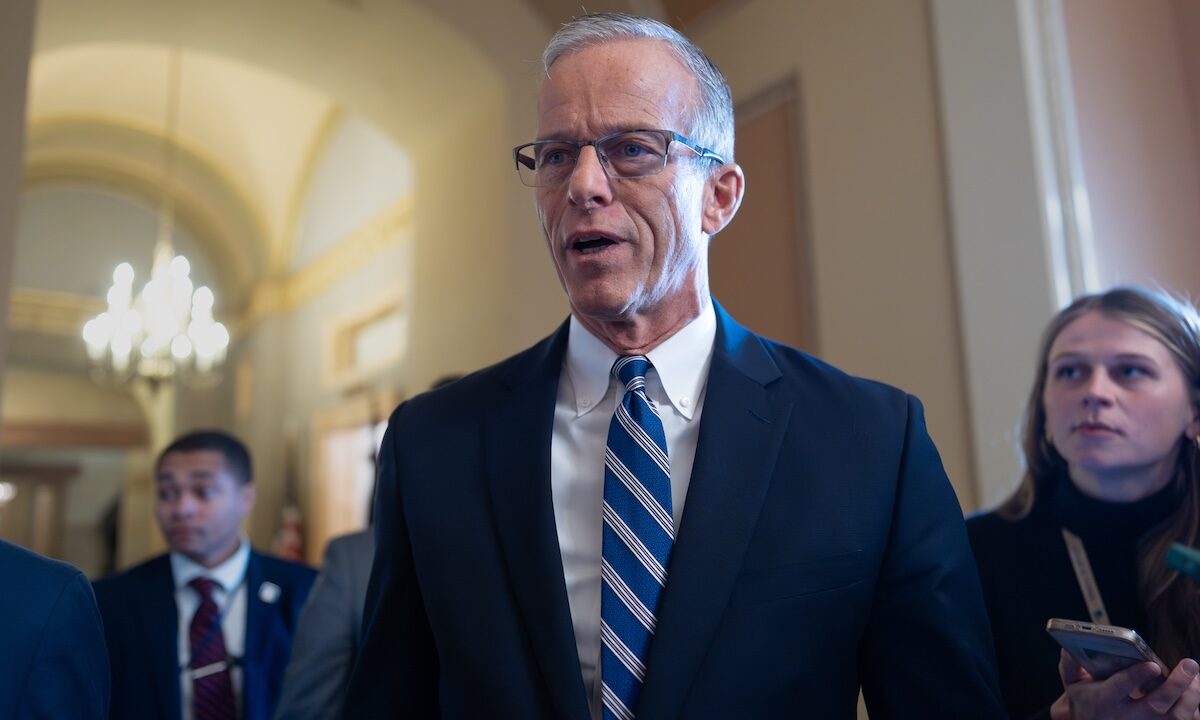 Senate approves bill to end the shutdown, sending it to the House