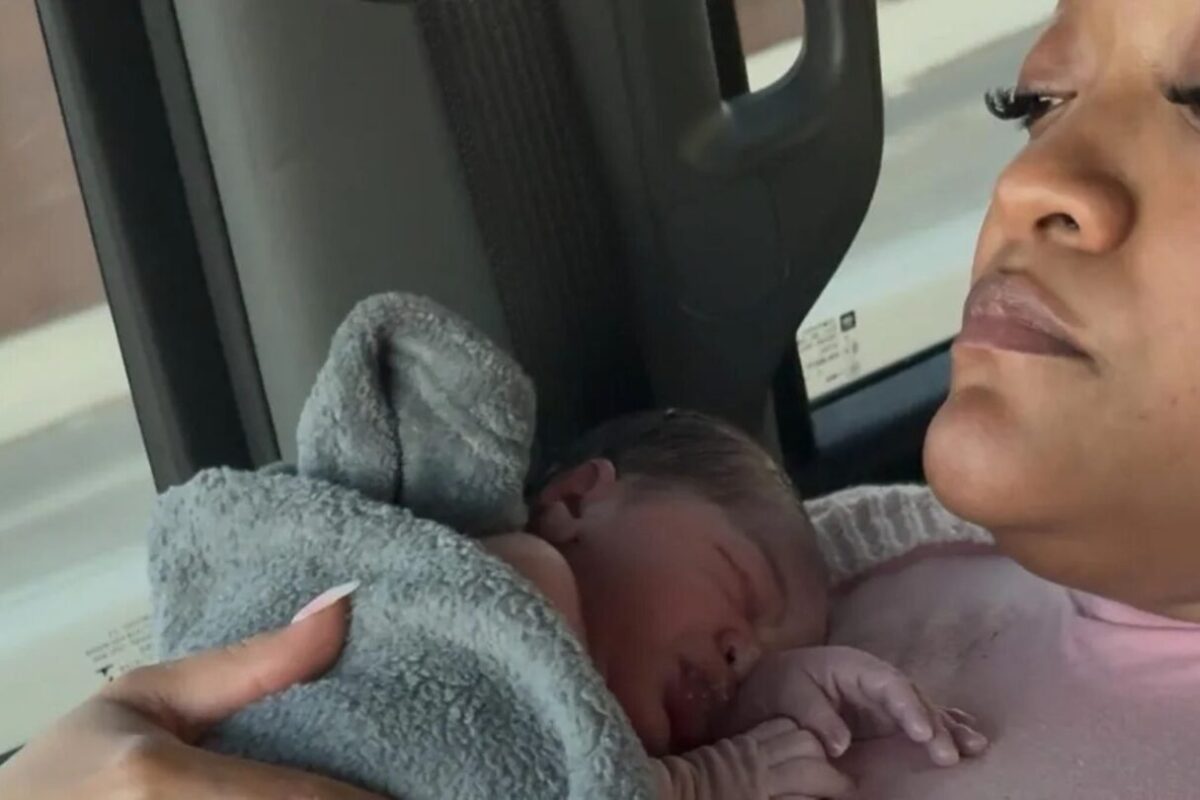 Rep. Robin Kelly introduces WELLS Act after Mercedes Wells was refused care while in labor in Indiana