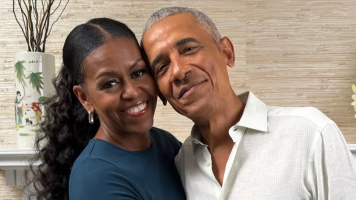 ‘He Said You Better Chill’: Obama Gives Flirty Woman a Slick Compliment Before Bringing Up Michelle Like a Man Who Knows Better