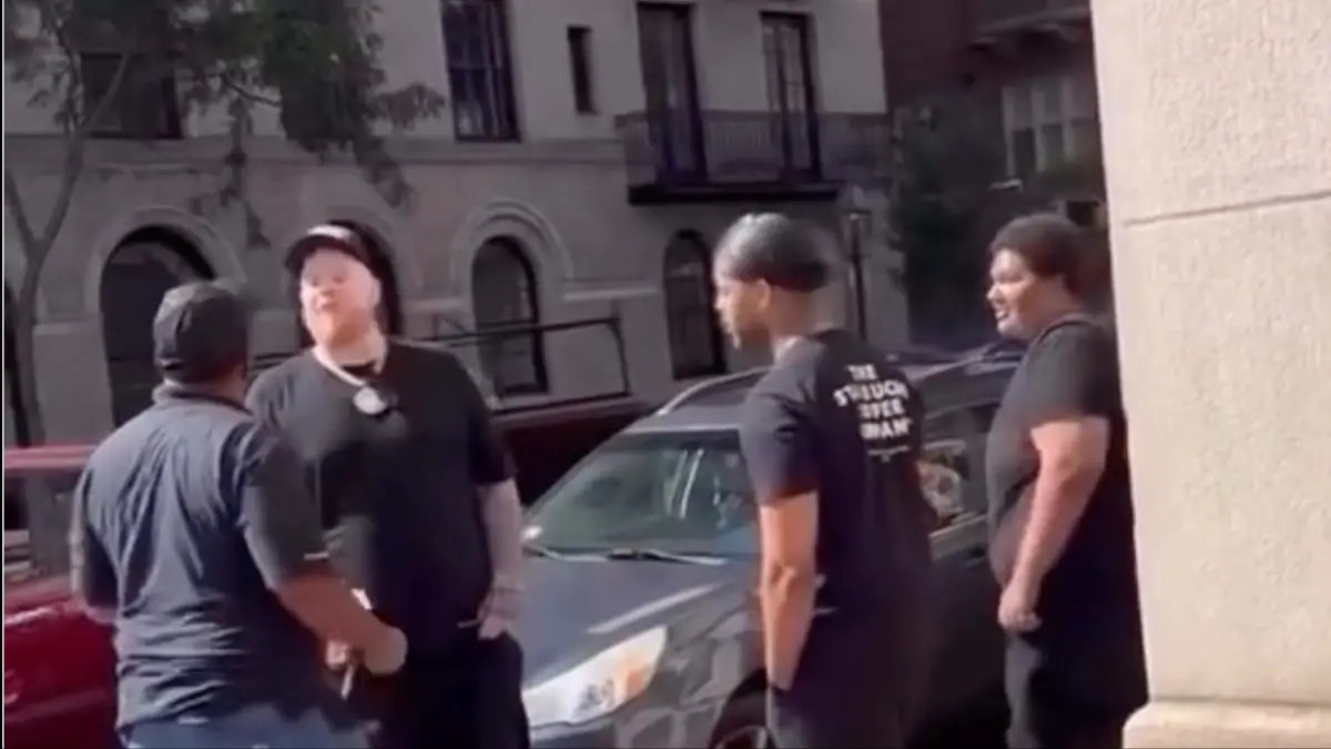 ‘Get Out of My Face’: Starbucks Customer Challenges Employee to a Fight Then Realizes He Got More Than What He Bargianed for