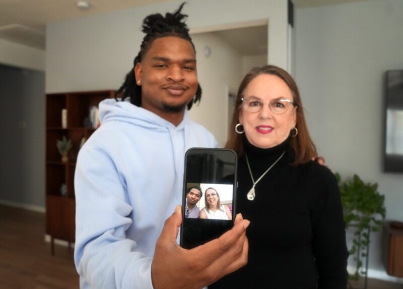 Jamal Hinton, Wanda Dench celebrate 10 years since viral mistaken Thanksgiving text brought them together