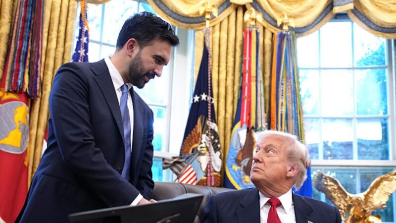 ‘Whoa’: Trump Tries His Signature Power Move on Mamdani and Pets Him Like a Dog Before the NY Mayor Reminds Him He’s Not In Control