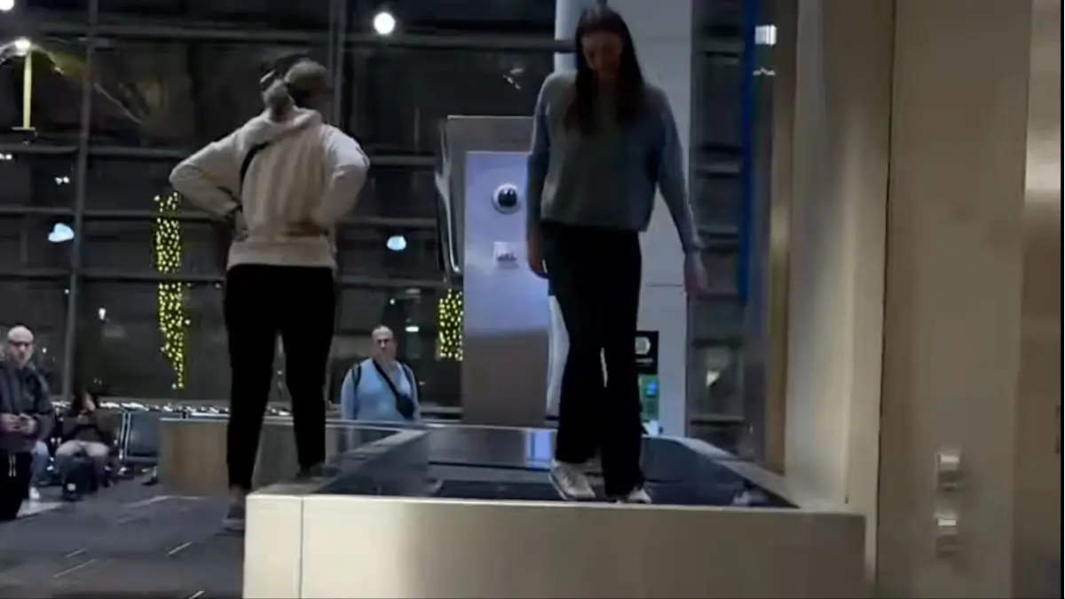 ‘Doing It Themselves’: Viral Video Shows 2 Women Clearing Blocked Baggage Claim Carousel Amid Airport Chaos As Government Shutdown Lingers on
