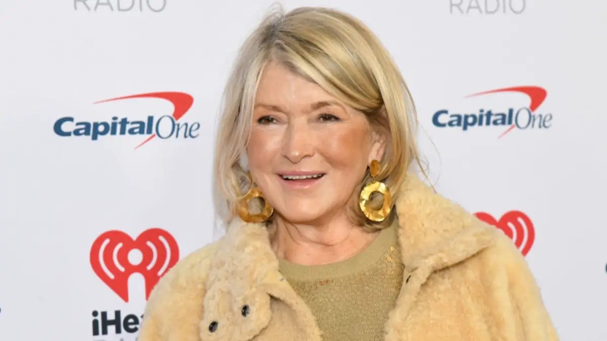 ‘Martha My Husband Is on This App’: Martha Stewart Has Viewers in Total Shock After Showing on Camera Just How Flexible She Still Is