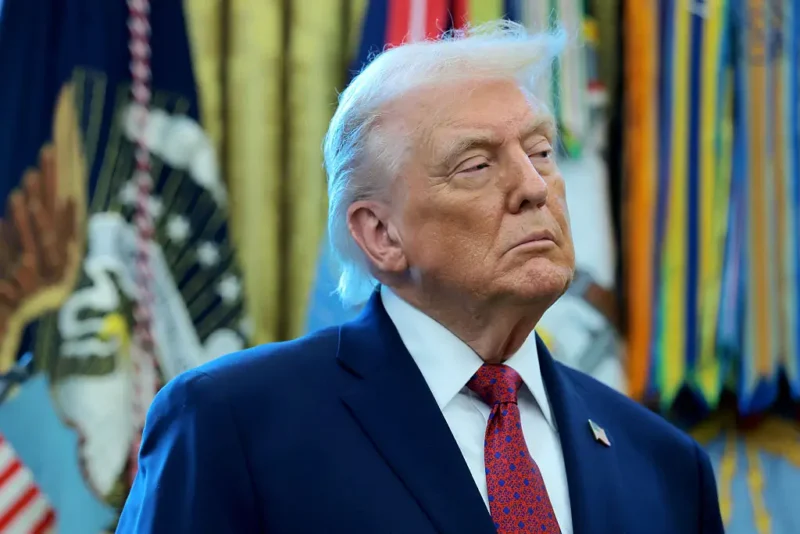 ‘He Is Full of Sh-t’: Donald Trump’s Attempted Quick Exit Goes Sideways After One Bizarre, Body-Telling Move Sparks a Frenzy
