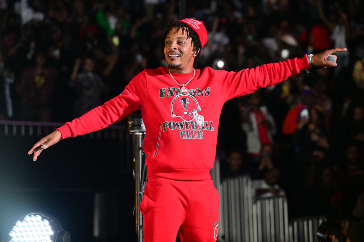 ‘Need to Expeditiously Give that S—t Up’: T.I. Moves Fast to Grab His Hat, But Not Before Fans Zoom In on a Bald Spot He Clearly Tried to Hide