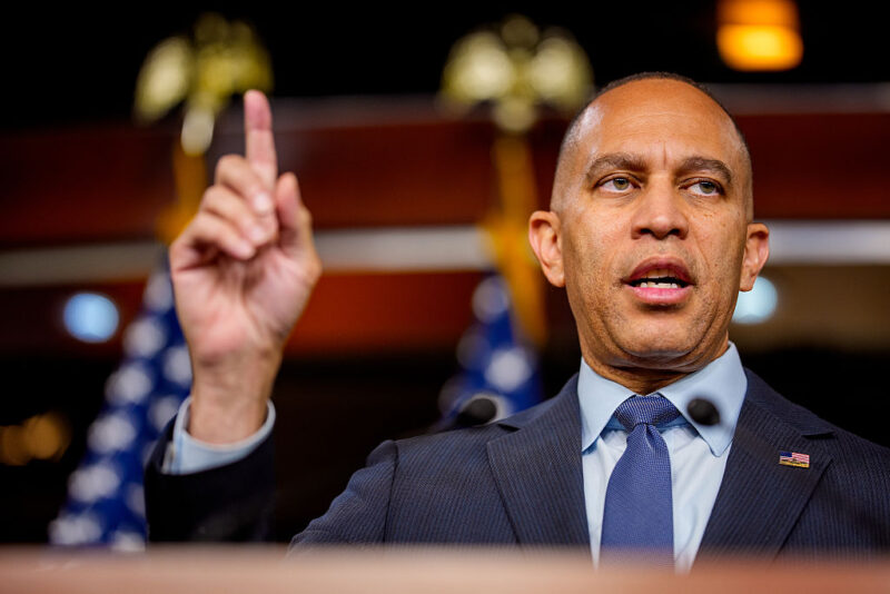 Hakeem Jeffries, bipartisan lawmakers push to extend Obamacare subsidies as expiration looms