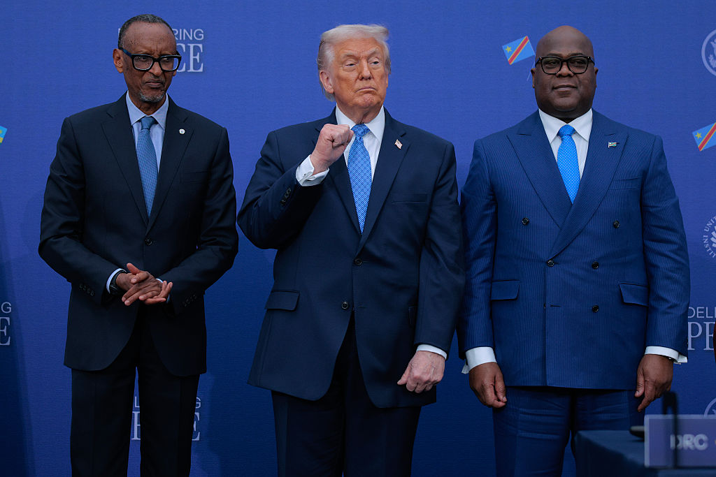 ‘Dirty Diaper’: Trump’s Big Announcement Blows Up After Fans Catch African World Leader Lifting His Lips Up to His Nose ‘Holding His Breath’