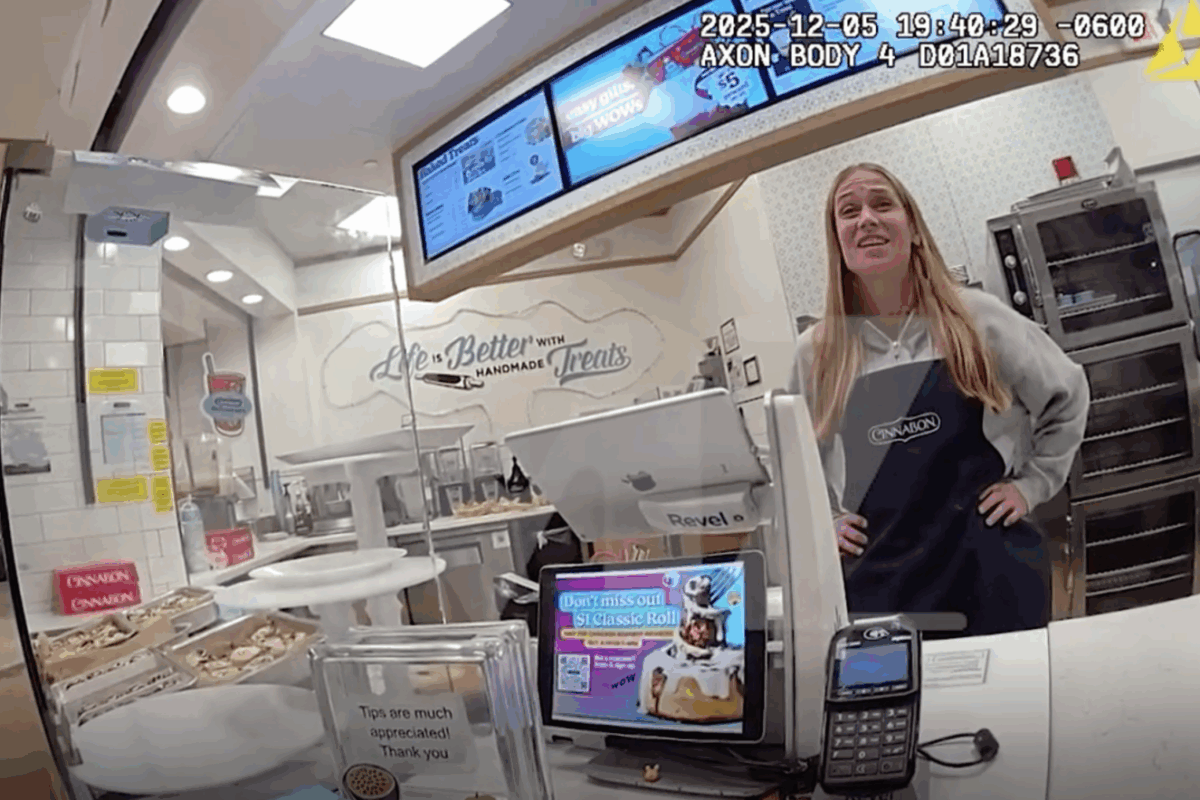 New footage shows fired Cinnabon employee telling police Somali customers triggered her ‘PTSD’