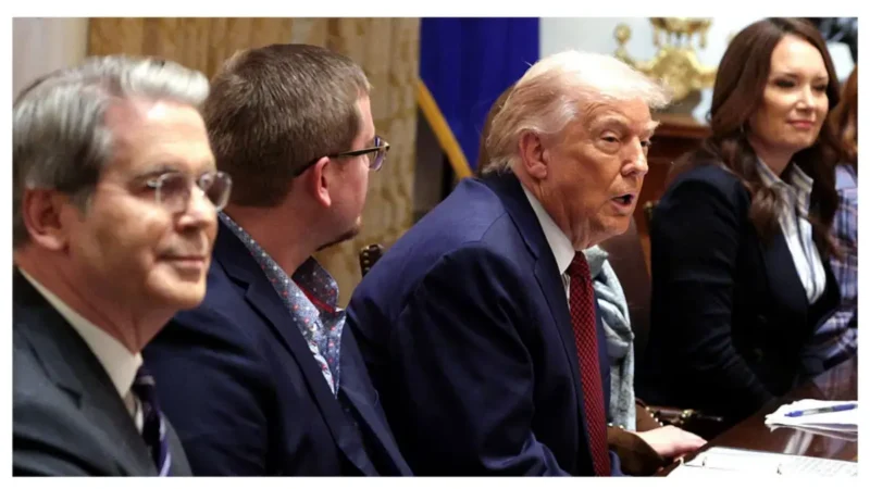 ‘This Is Actually Embarrassing’: Fox News Accidentally Catches Trump In One of His Lowest Moments — and Critics Howl at the Mishap Caught Live