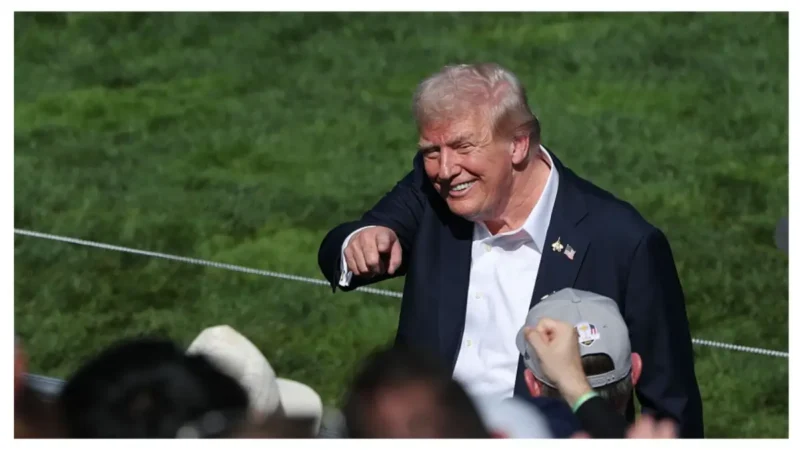 ‘Zoom In On His Eyes’: ‘Obscene’ Photo of Trump Doing What Obama Would Never Do Emerges Amid Outrage Over His Fifth Straight Taxpayer-Funded Golf Weekend