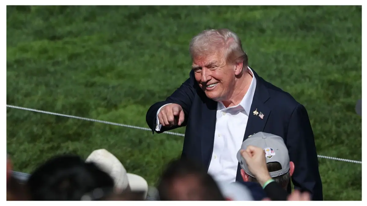 ‘Zoom In On His Eyes’: ‘Obscene’ Photo of Trump Doing What Obama Would Never Do Emerges Amid Outrage Over His Fifth Straight Taxpayer-Funded Golf Weekend